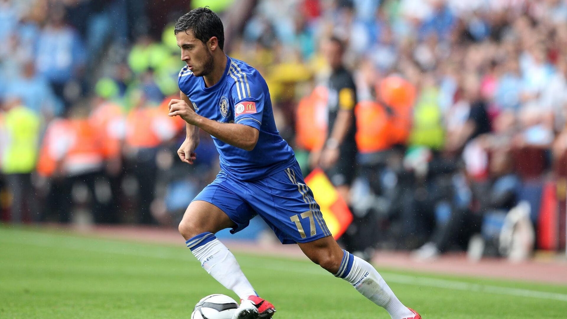 德甲豪门补强中场，目标锁定联赛冠军，德甲豪门降级